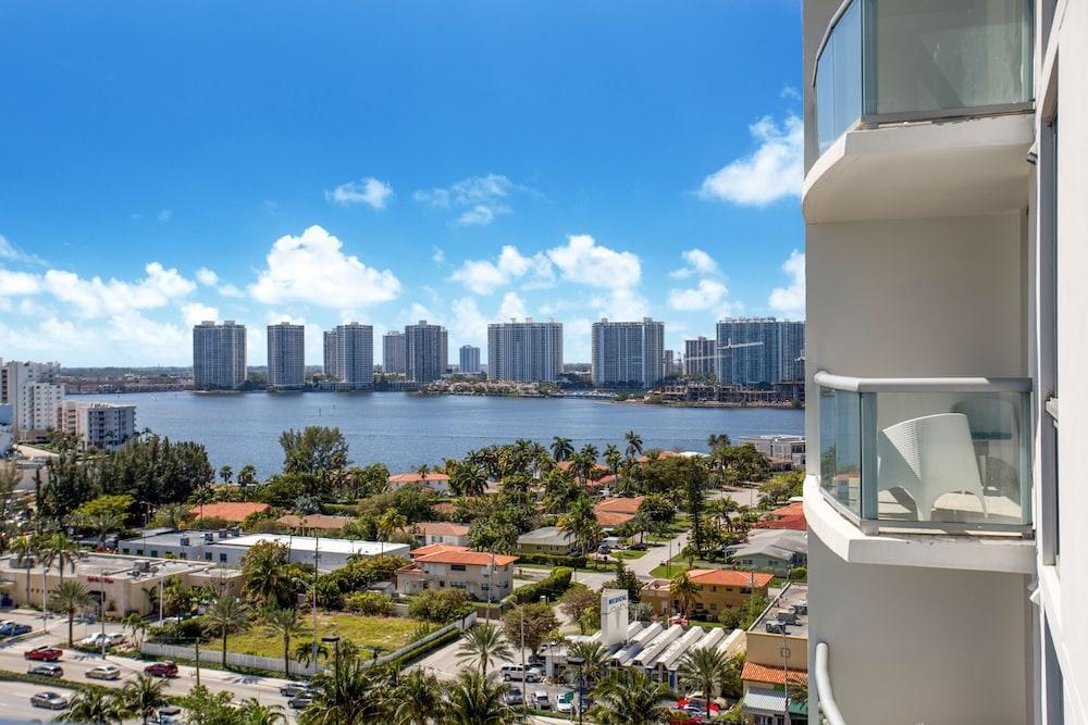 Marenas Condos Sunny Isles Beach Exterior photo