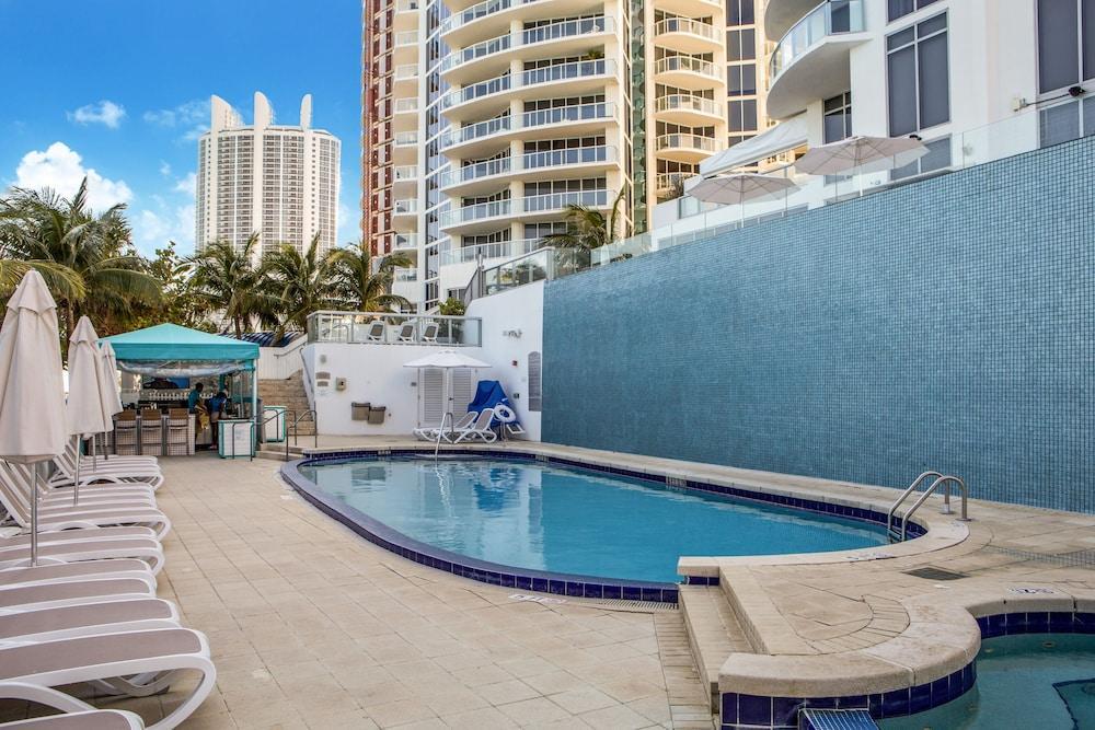 Marenas Condos Sunny Isles Beach Exterior photo